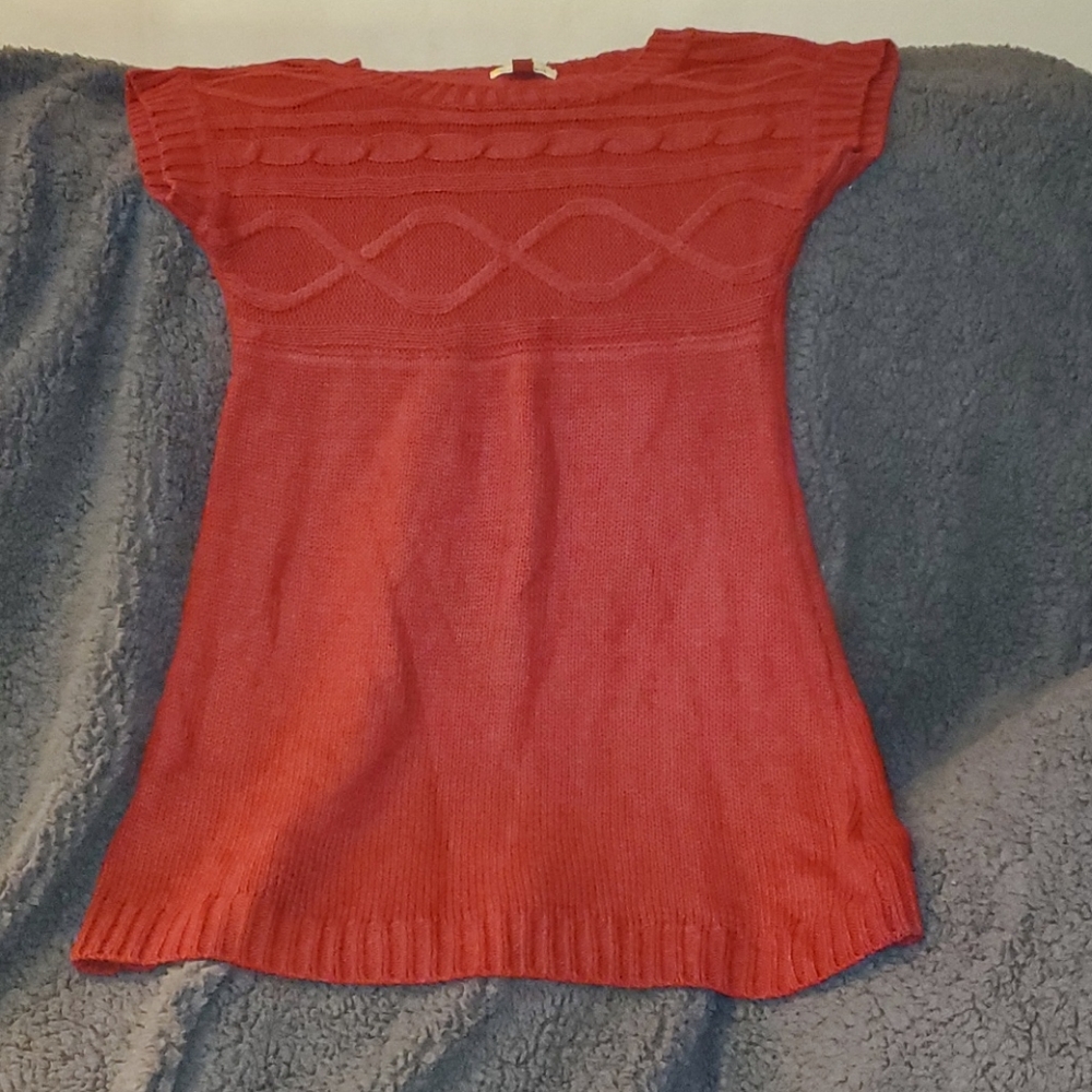 l.e.i Size Medium short sleeve sweater